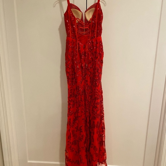 Red sequins prom dress. Size 4 - Picture 3 of 6